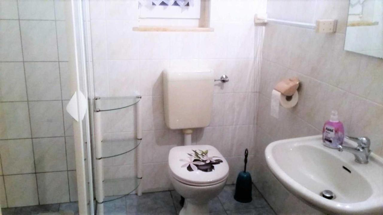 Ruegen_Fewo 24 Thesenvitz Chambre photo